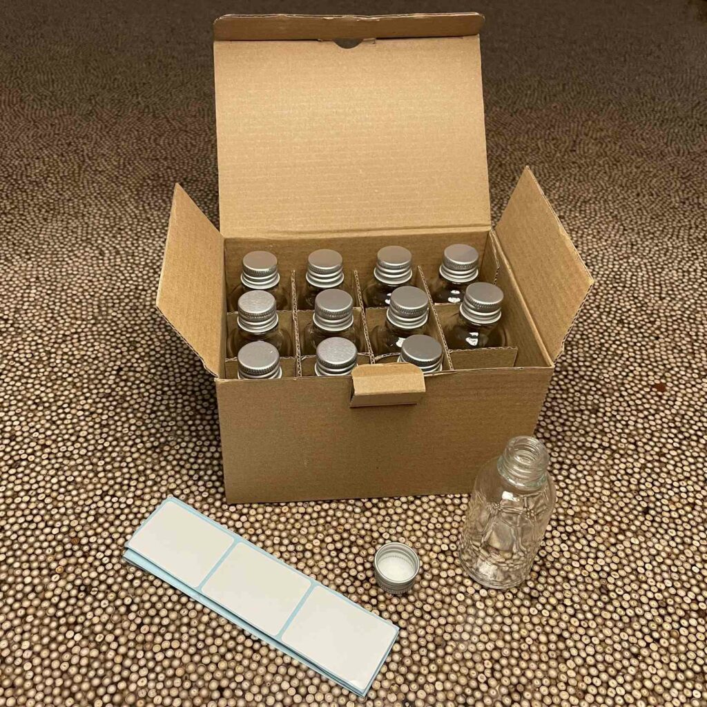 VASANA - 12 Flacons Verre 30ml Avec Bouchon Aluminium - Pour Huiles Essentielles, Échantillons, DIY
