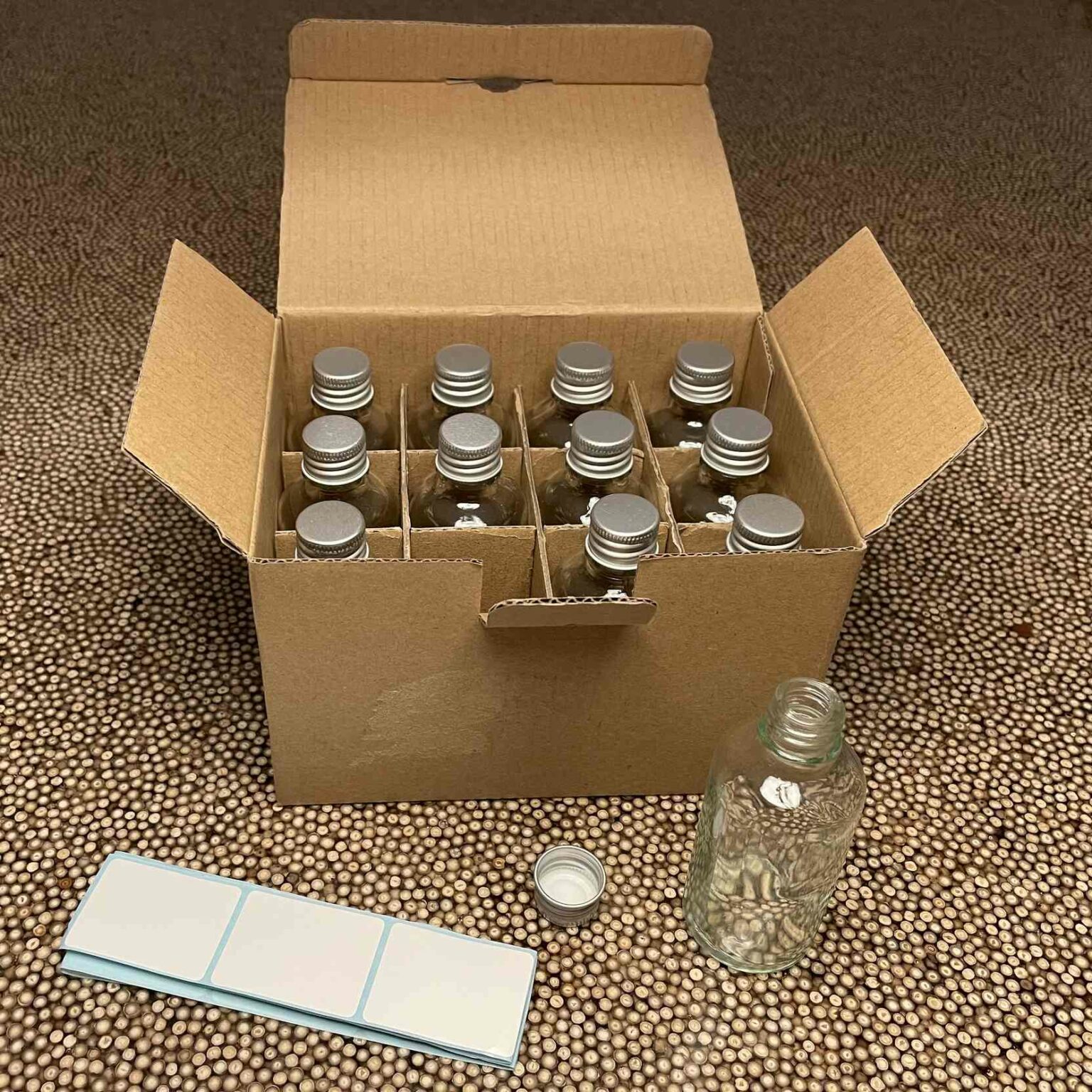 12 flacons verre transparent 5cl et capsule alu PP18 avec étiquettes